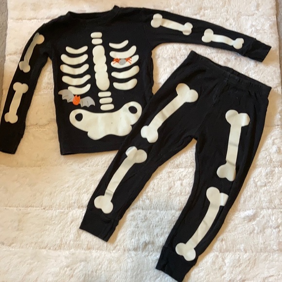 Carter's Other - Carter’s boy Pajama/Halloween skeleton 24m